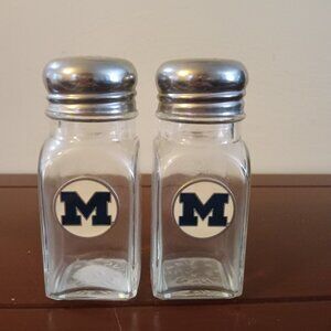 Collectibles Michigan Wolverine Salt & Pepper Shakers
